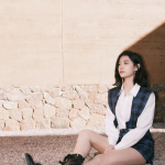 光影白衬衫写真,白衬衫下的优雅瞬间